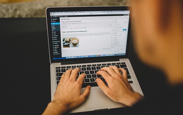 用什么打开PDF（pdf文件用什么软件能打开）