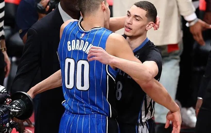 拉文扣篮图片_拉文扣篮