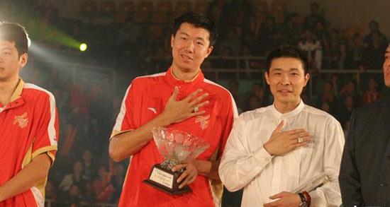 王治郅的老婆图片_王治郅的老婆