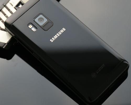 想买一款白色的翻盖手机，推荐下（三星白色翻盖手机）