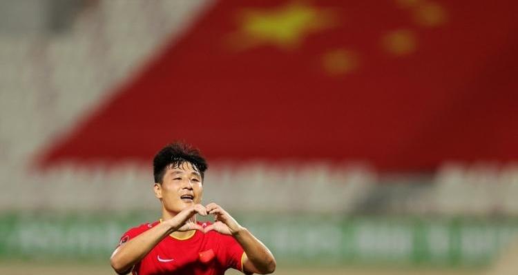 武磊进球庆祝图片_武磊用进球给妻子庆生