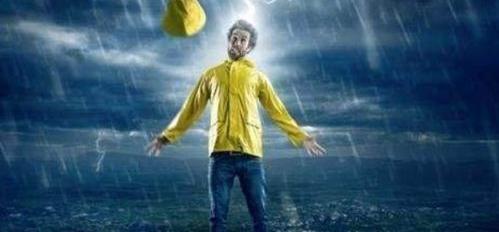 打雷下雨电脑没事吧？（电脑被雷劈）