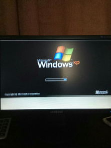 电脑屏幕抖动（电脑为什么会无缘无故震动？）