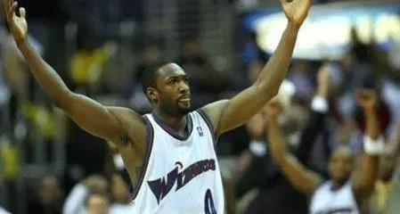 阿里纳斯绝杀回头_阿里纳斯绝杀