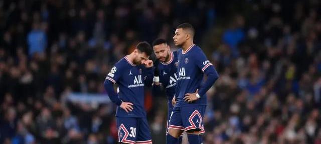 遭皇马逆转后巴黎更衣室死亡般寂静无声_遭皇马逆转后巴黎更衣室死亡般寂静