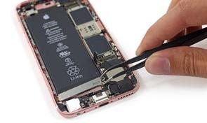 苹果11换电池和换电芯有什么区别？（拆苹果手机）