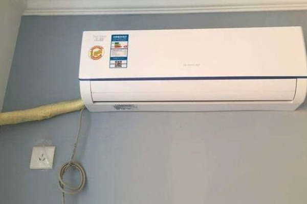 空调滴水（空调制冷正常但是从室内机出水？）