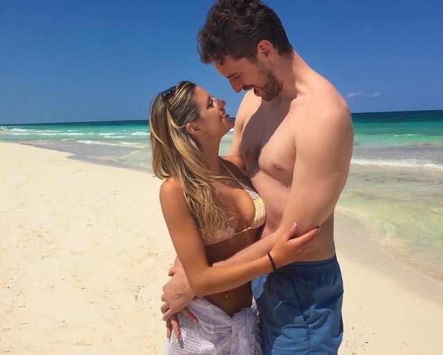 大加索尔女朋友_加索尔女友