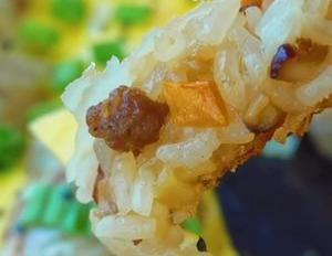 糯米皮包的大饺子（糯米加2块钱饺子皮,上桌孩子抢着吃）