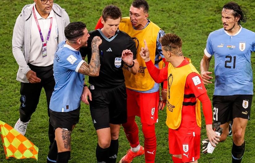 乌拉圭踢足球_国际足联对乌拉圭足协展开调查