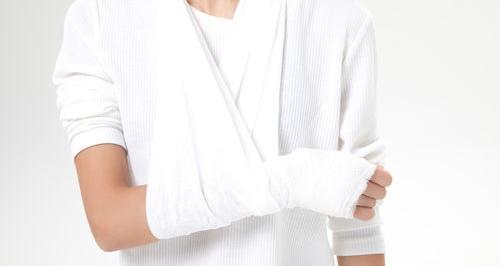 工伤骨折赔偿价格表？（工伤骨折赔偿价格表）