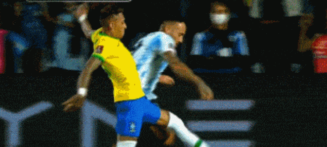 巴阿大战被中断,巴阿战主裁与VAR无限期停哨