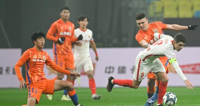 亚特兰蒂斯酒店房间号码,挪威华裔球员尤小龙有望加盟泰山队