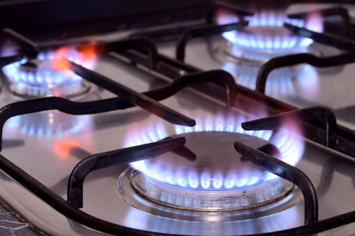 家里煤气灶打不着火了怎么回事？（煤气灶打不着火）