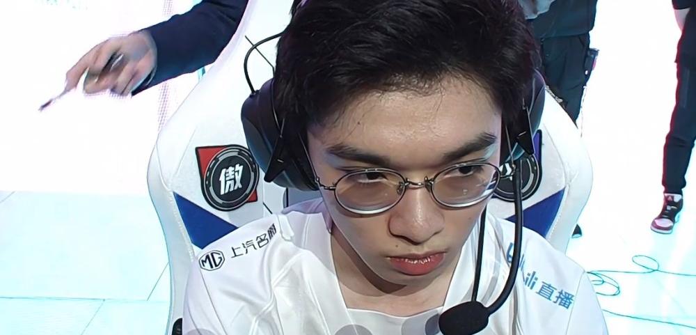 uzi宣布离队_BLG官宣UZI离队