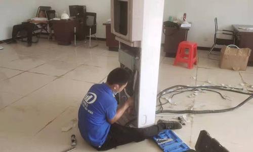 空调风速不能调节并且不制冷？（空调突然不制冷只吹风）