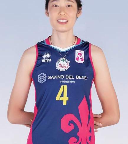 朱婷几号球衣_朱婷官宣斯坎迪奇4号球衣