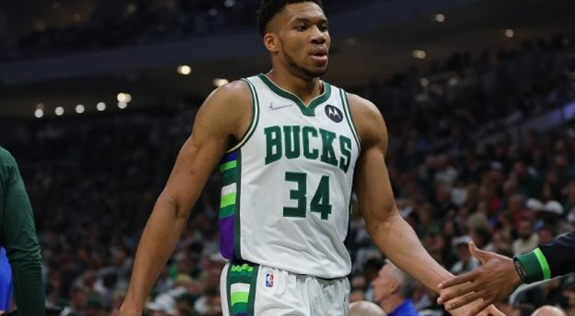 字母哥抢七战绩_字母哥一战刷8大纪录