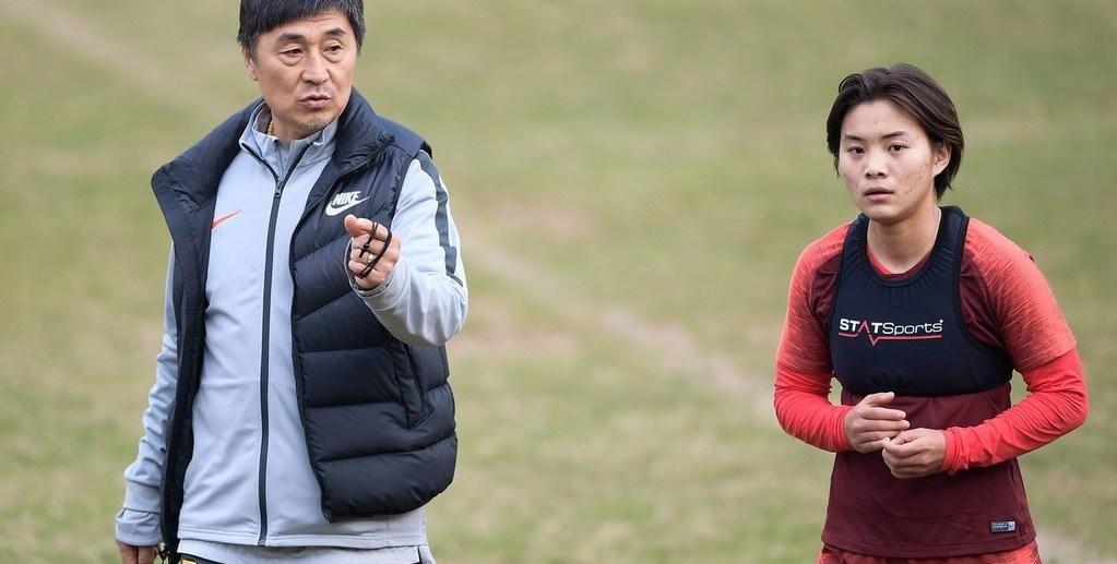 女足奥运首战0-5不敌巴西r_女足奥运首战0-5不敌巴西