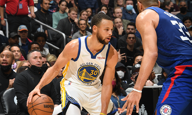 库里30分勇士大胜国王_库里33分勇士大胜快船