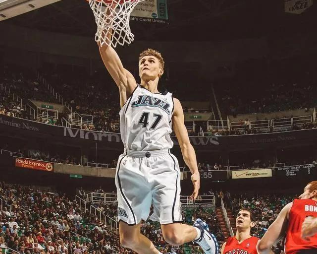 安德烈-基里连科打什么位置_安德烈-基里连科