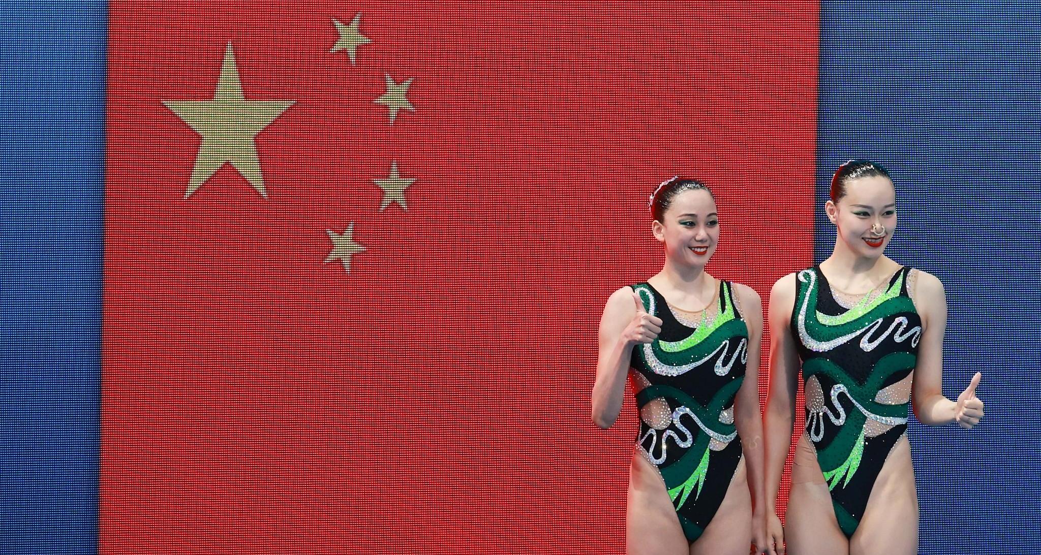 孙文雁黄雪辰双人花游摘银颁奖典礼_孙文雁黄雪辰双人花游摘银