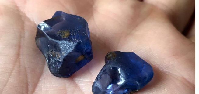 克什米尔蓝宝石戒指_克什米尔蓝宝石