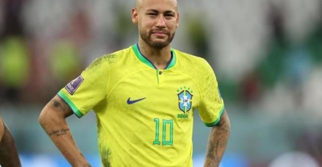 内马尔赛后痛哭图片_内马尔赛后痛哭