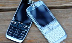 NOKIA E52死机问题（诺基亚e52）