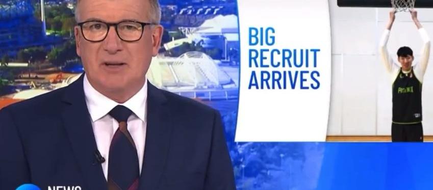 周琦新华社采访_周琦接受采访