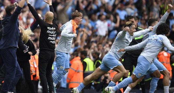 曼城卫冕英超冠军:14连胜后来居上_曼城卫冕英超冠军