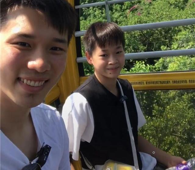 全红婵逛动物园老虎_全红婵逛动物园