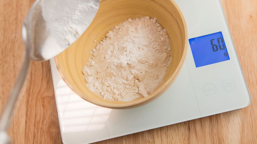 为什么专业面包师从不使用杯子测量，只有秤