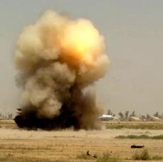 可燃性粉尘一般分为哪三大类？ 镁粉属于爆炸性粉尘