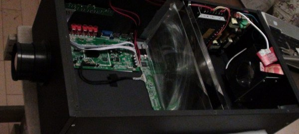 教你利用一般投影仪打造3d投影系统设计_教你利用一般投影仪打造3D投影系统