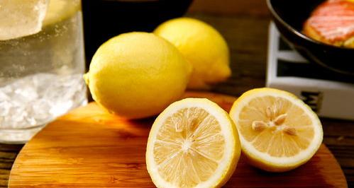 柠檬酸的化学名叫啥名字？ 柠檬酸对皮肤的作用和危害